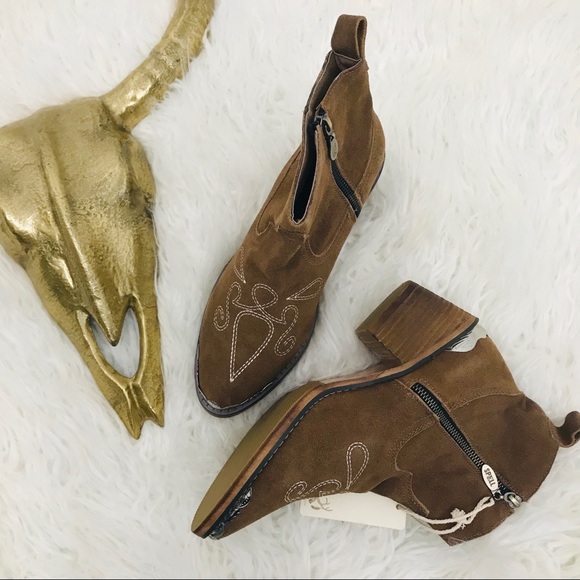 spell cactus rose boots